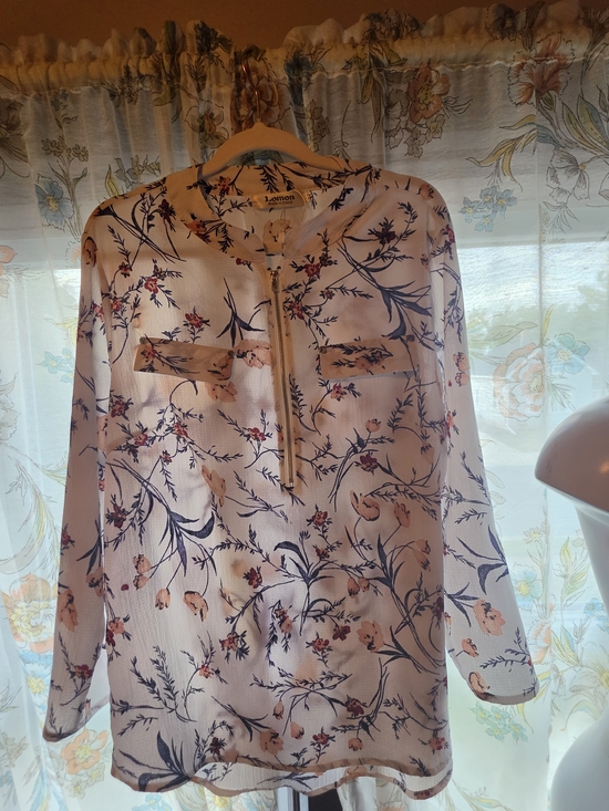 Lomon Tops - Floral Zip-Front Blouse in White, Navy & Peach